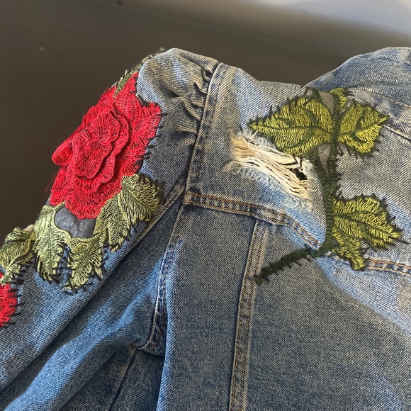 Zara Denim cropped distressed jean jacket Size S - Picture 5 of 13